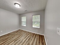 130 Railside Dr photo'