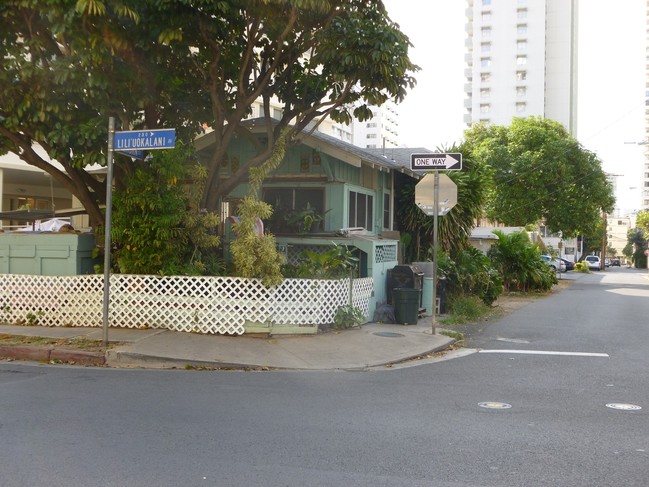 228 Liliuokalani Ave