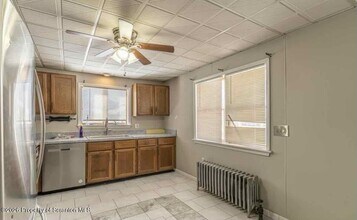 112 Grove St in Scranton, PA - Building Photo - Building Photo