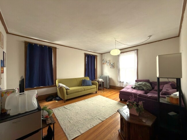 19 Strathmore Rd, Unit 2, Unit 2