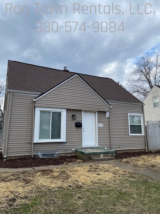 236 Madison Ave in Cuyahoga Falls, OH - Building Photo