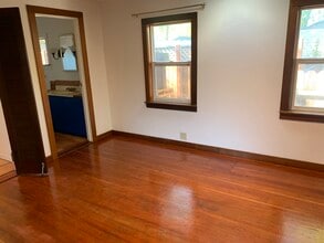 18300 Clayton Ave, Unit Clayton in Sonoma, CA - Foto de edificio - Building Photo