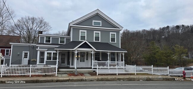 5 Glen Rd, Unit 2nd floor