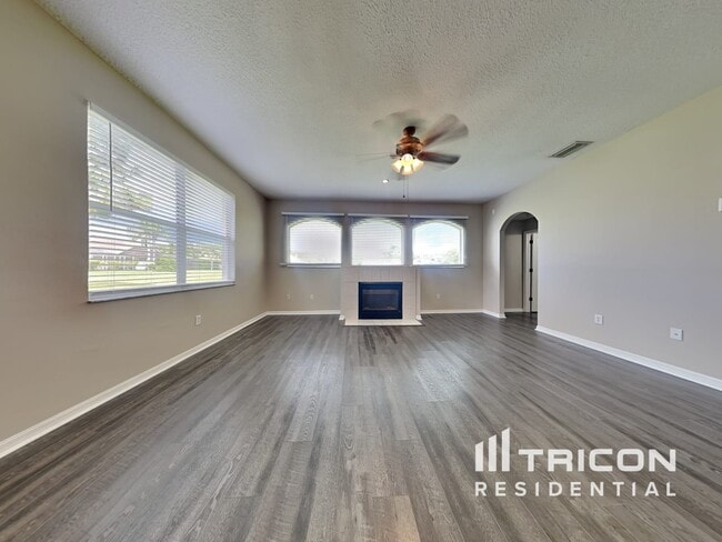 19126 Wind Dancer St in Lutz, FL - Building Photo - Building Photo