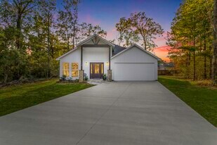 112 Glen Haven in Livingston, TX - Building Photo