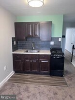 2812 E Clearfield St in Philadelphia, PA - Building Photo