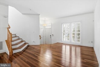 901 Harrison Cir in Alexandria, VA - Building Photo - Building Photo