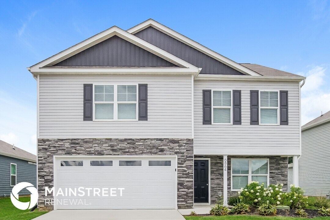 6864 Squirrel Run Ln in Corryton, TN - Foto de edificio