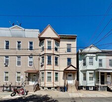 237 Whiton St in Jersey City, NJ - Building Photo