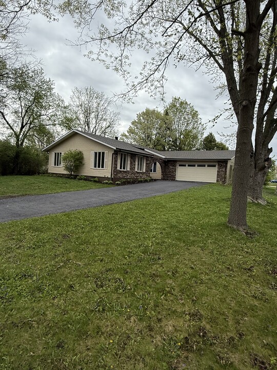 6218 Fireside Dr in Rockford, IL - Building Photo