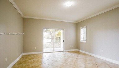 665 SE 31st Ave in Homestead, FL - Building Photo - Building Photo