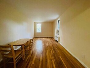 84-35 Lander St in Queens, NY - Foto de edificio - Building Photo