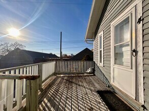 224 Lyon St NE, Unit #4 in Grand Rapids, MI - Foto de edificio - Building Photo