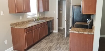 3706 Pioneer Dr in Hope Mills, NC - Building Photo - Building Photo