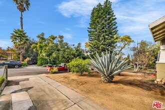 2014 5th Ave in Los Angeles, CA - Building Photo - Building Photo