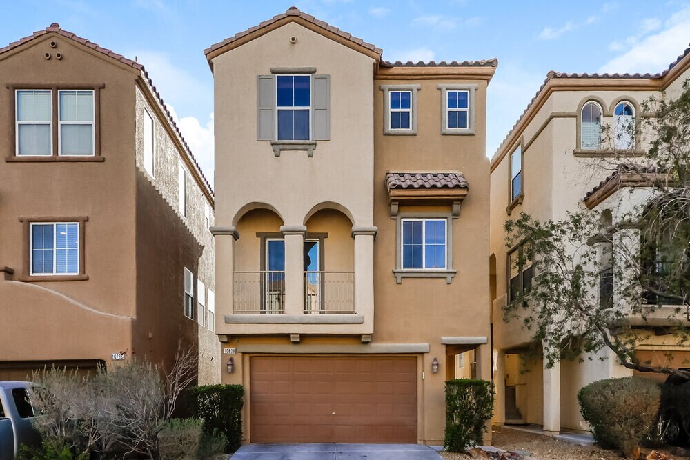 10808 S Holmfield St in Henderson, NV - Building Photo
