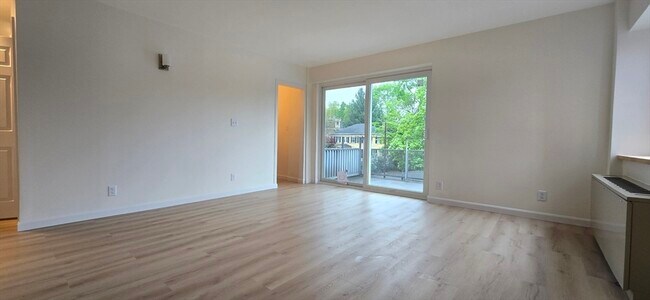 7 Concord Ave, Unit 312