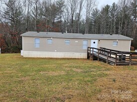2292 W Wade Ave in Morganton, NC - Building Photo