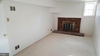 6507 Byron Ave in Springfield, VA - Building Photo