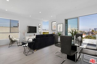 1827 Midvale Ave in Los Angeles, CA - Building Photo