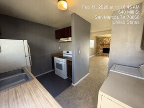 640 Mill St in San Marcos, TX - Building Photo - Building Photo