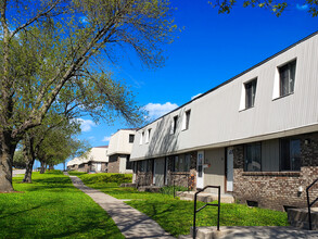 Westridge Townhomes in Fort Dodge, IA - Building Photo - Building Photo