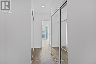 82-2282 Dalhousie St in Toronto, ON - Building Photo - Building Photo