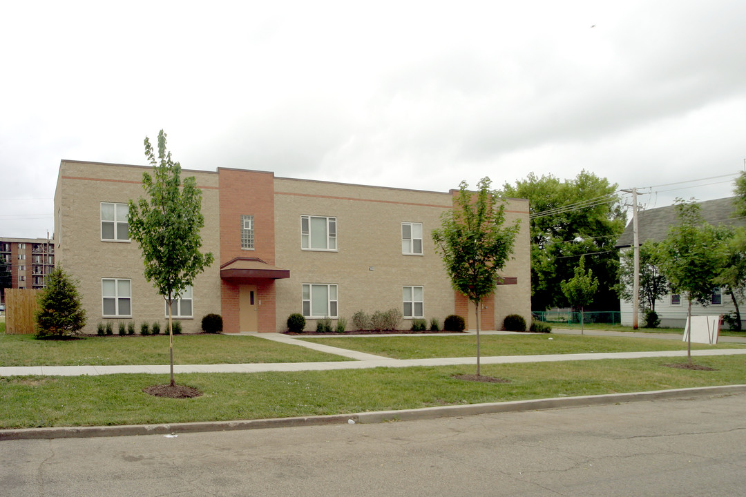 1445 Greenfield Ave in North Chicago, IL - Building Photo