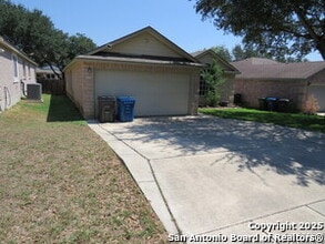 3918 Southern Grove in San Antonio, TX - Building Photo - Building Photo