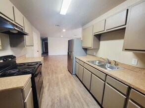 110 82nd St in Lubbock, TX - Building Photo - Building Photo