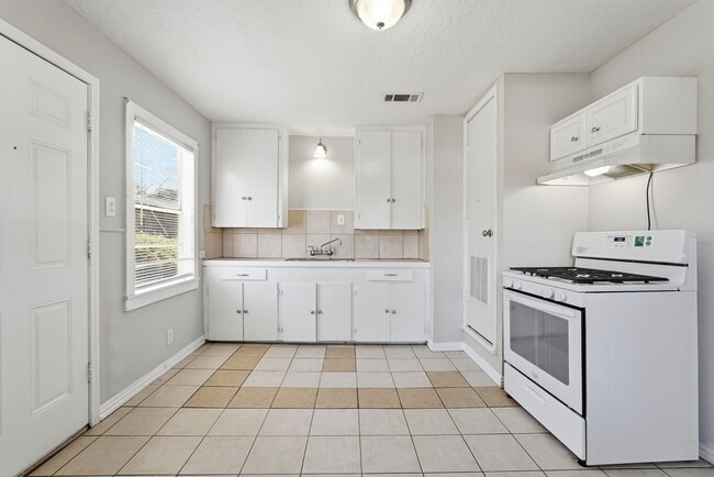 property at 729 13th Ave N