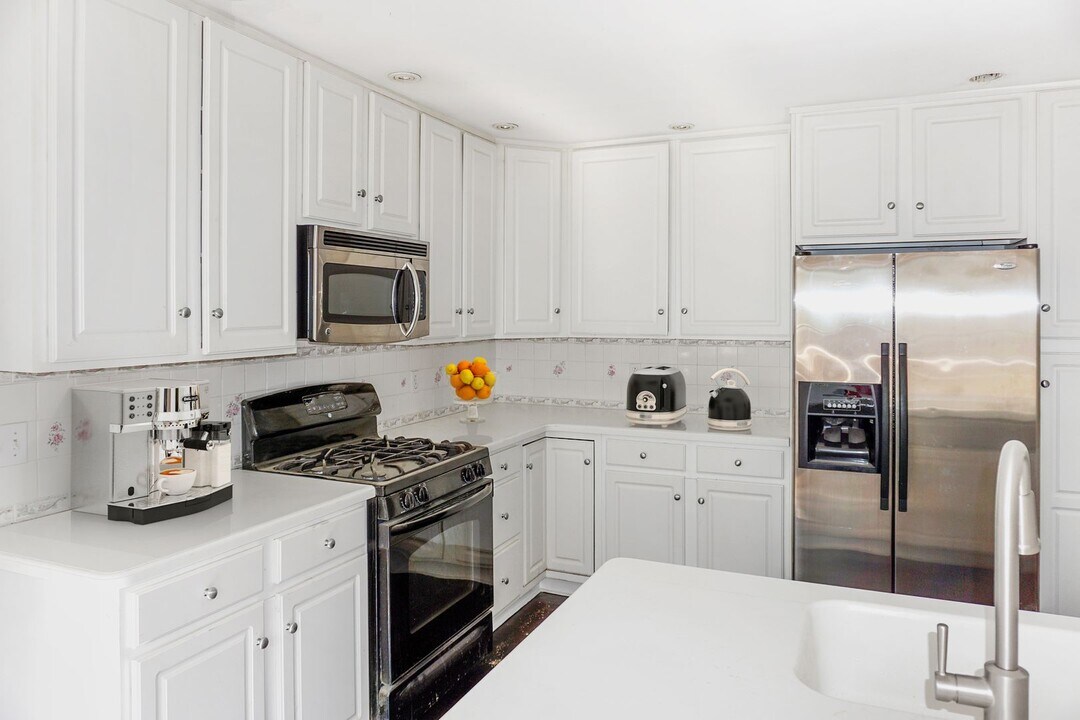 248 Hilldale Rd in Villanova, PA - Building Photo