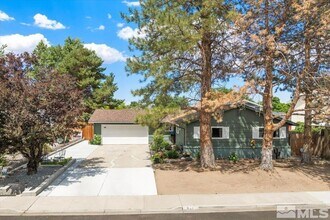 968 Rio Vista Dr in Sparks, NV - Building Photo - Building Photo