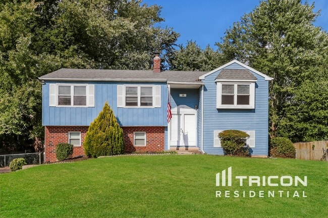 property at 3 Meadow Glen Rd