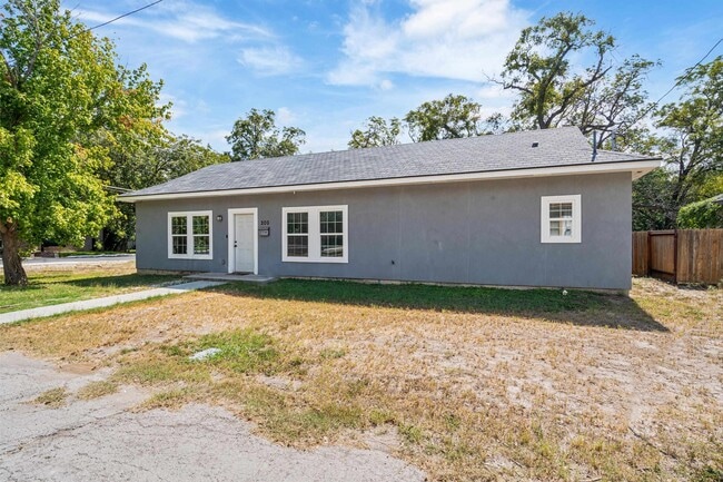 200 Wallen St in Del Rio, TX - Building Photo - Building Photo