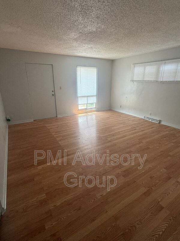7138 SW Lario Ln in Topeka, KS - Building Photo - Building Photo