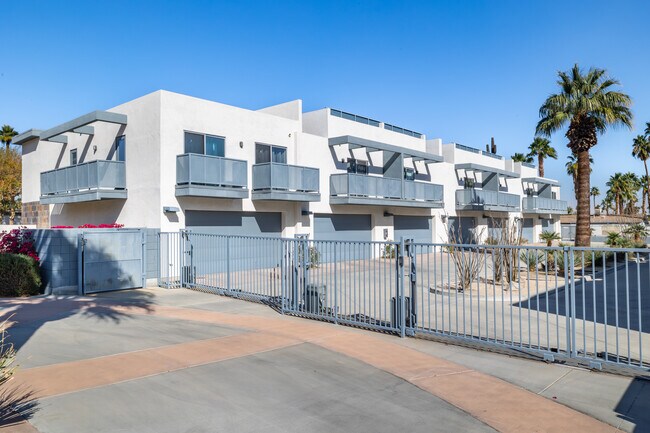 1502-1528 N Via Miraleste in Palm Springs, CA - Building Photo - Building Photo