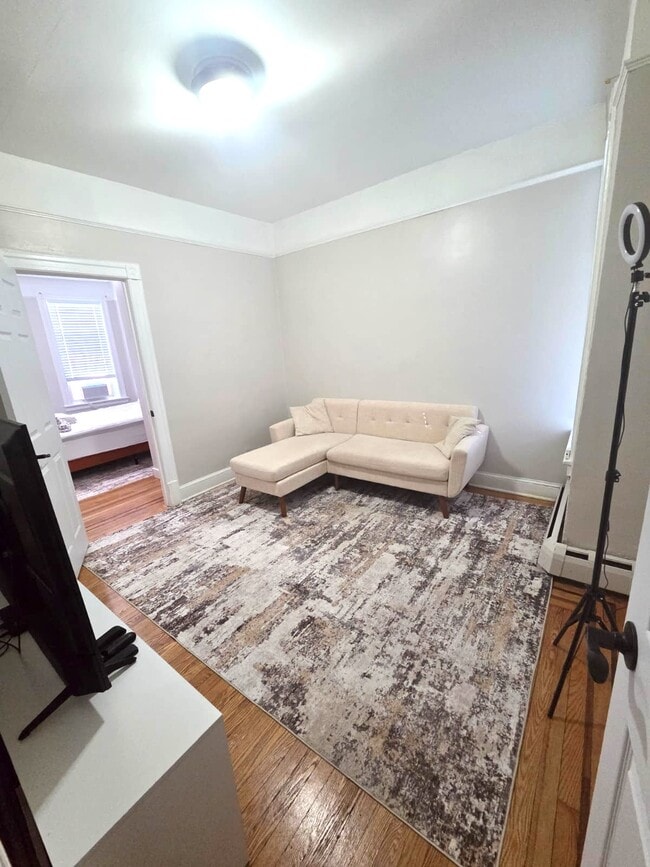 391 Woodlawn Ave, Unit 1 in Jersey City, NJ - Foto de edificio - Building Photo