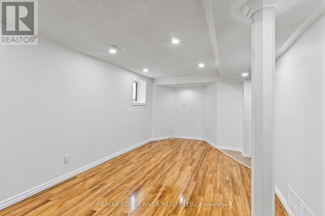 property at 2292 Chapman Ct