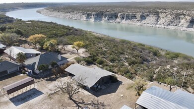 213 Shoreline Dr in Del Rio, TX - Building Photo - Building Photo