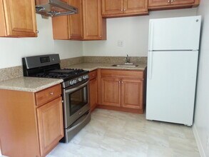 1331 Verdugo Blvd, Unit 3011 in La Cañada Flintridge, CA - Foto de edificio - Building Photo