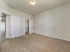 8137 Daisy Cutter Crossing in Georgetown, TX - Foto de edificio - Building Photo