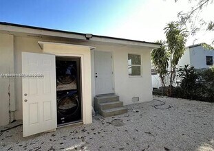 103 NW 68th Terrace in Miami, FL - Building Photo - Building Photo