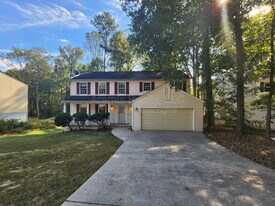 1366 Heritage Glen Dr in Marietta, GA - Building Photo
