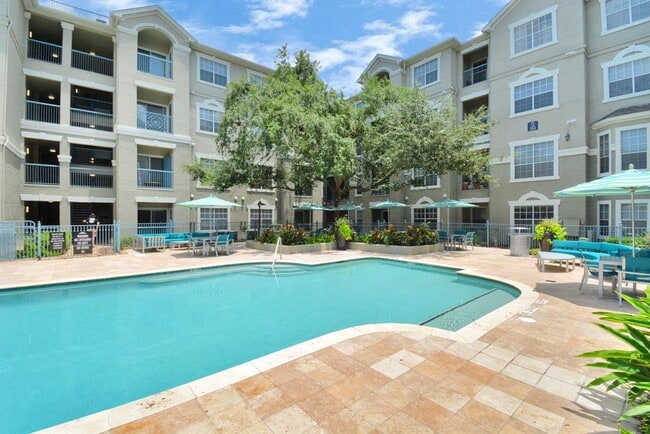 2222 Maroneal St in Houston, TX - Building Photo - Building Photo