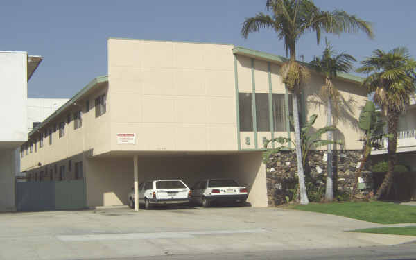 3544 Mentone Ave in Los Angeles, CA - Building Photo - Building Photo