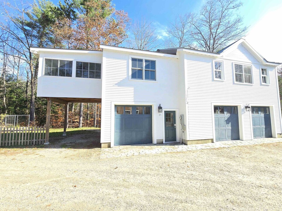 383 Birch Hill Rd in New Durham, NH - Building Photo