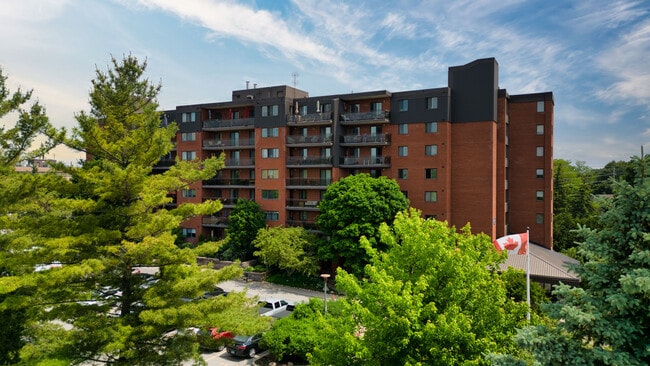 Georgian Towers in Barrie, ON - Building Photo - Building Photo