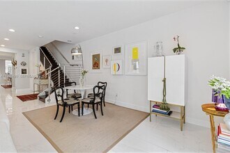 2930 Catalina St in Miami, FL - Building Photo - Building Photo