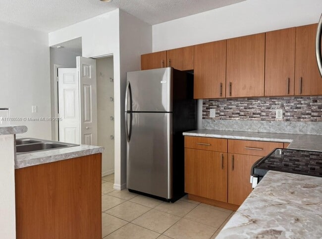 1033 NE 42nd Terrace in Homestead, FL - Building Photo - Building Photo